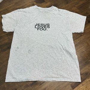 Unisex Gray “Jesus Loves You” Short Sleeve T-Shirt. Size Large